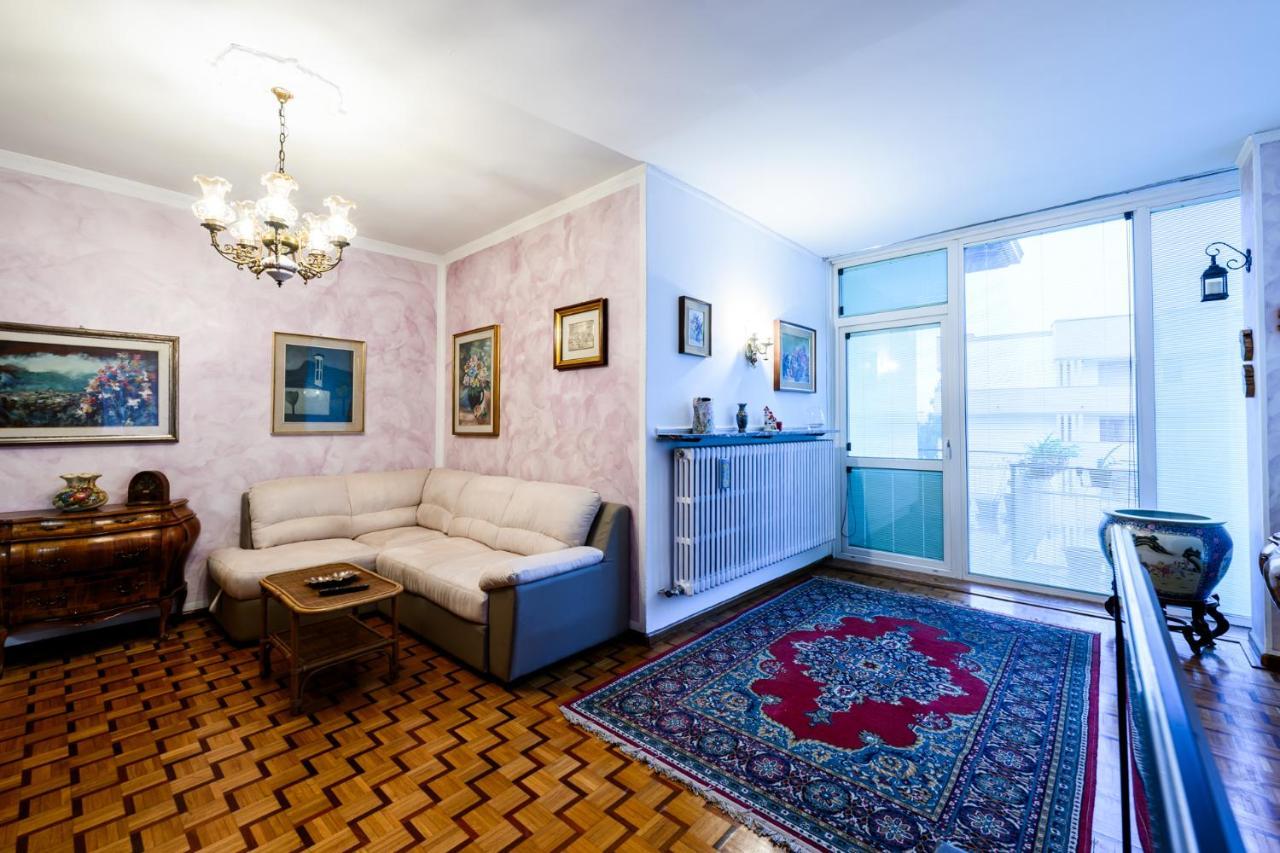 Retro Apartment In The Mountains เมซโซลอมบาร์โด ภายนอก รูปภาพ
