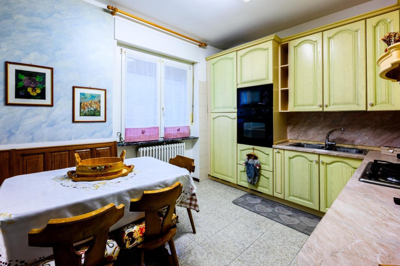 Retro Apartment In The Mountains เมซโซลอมบาร์โด ภายนอก รูปภาพ