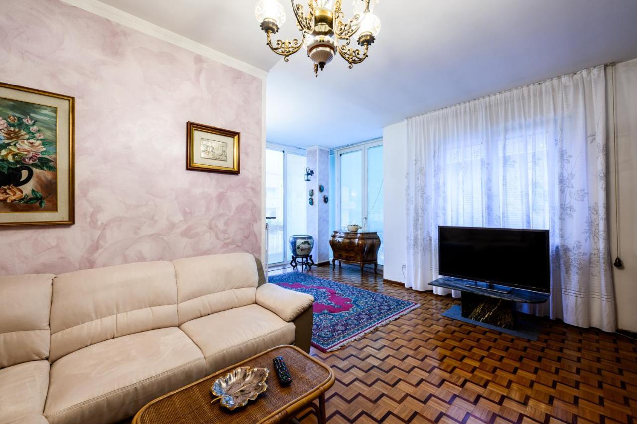 Retro Apartment In The Mountains เมซโซลอมบาร์โด ภายนอก รูปภาพ